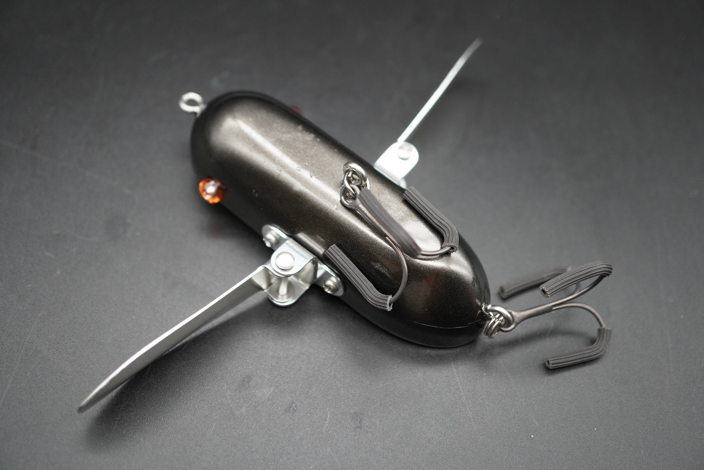 Main feather (Iron blue: Tekkon)