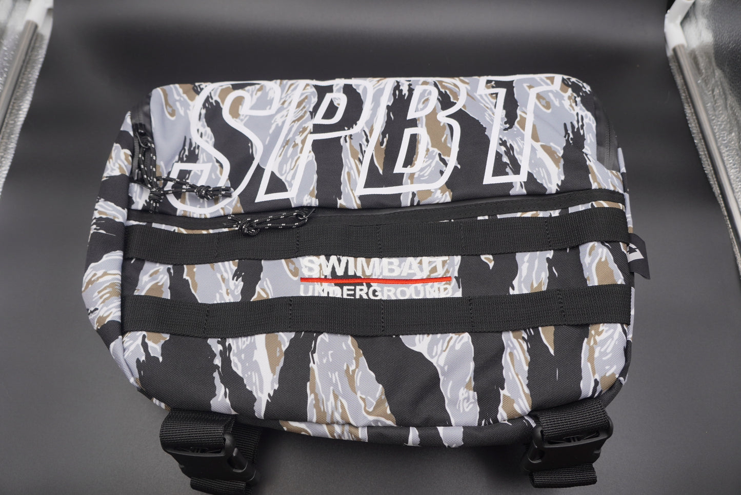 SU X Superbait M Shadow Bag