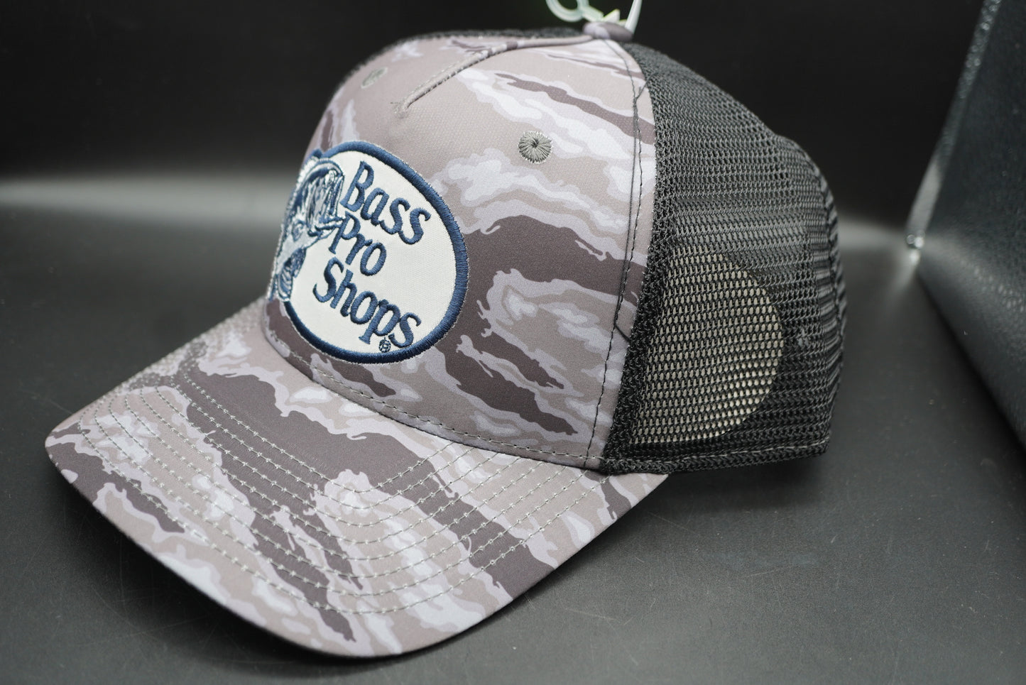 Bass Pro Shops Performance Mesh-Back Cap - Black Camo(刺繍ロゴ)