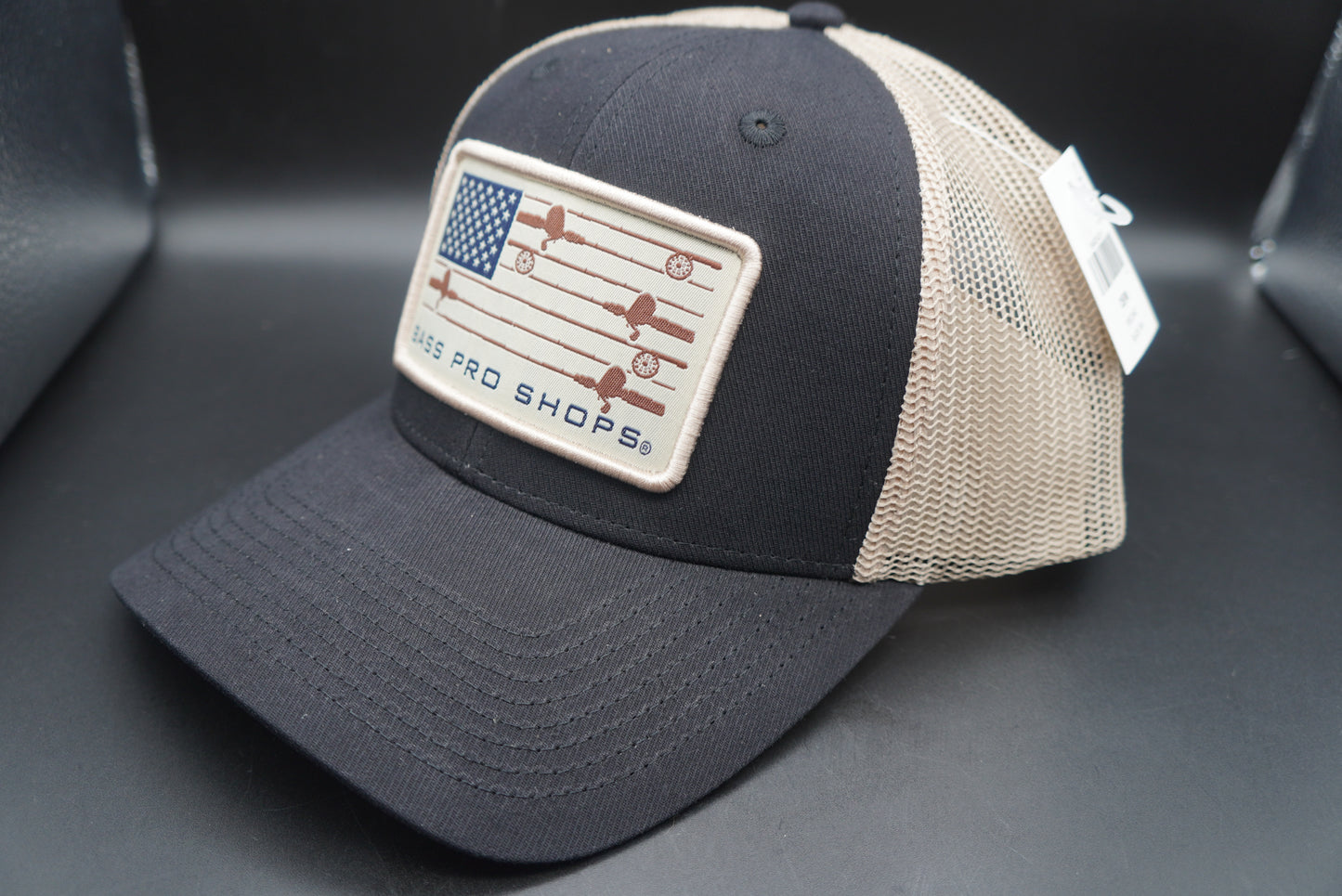 Bass Pro Shops Fishing Rod Flag Mesh-Back Snapback Cap - Black(刺繍ロゴ)