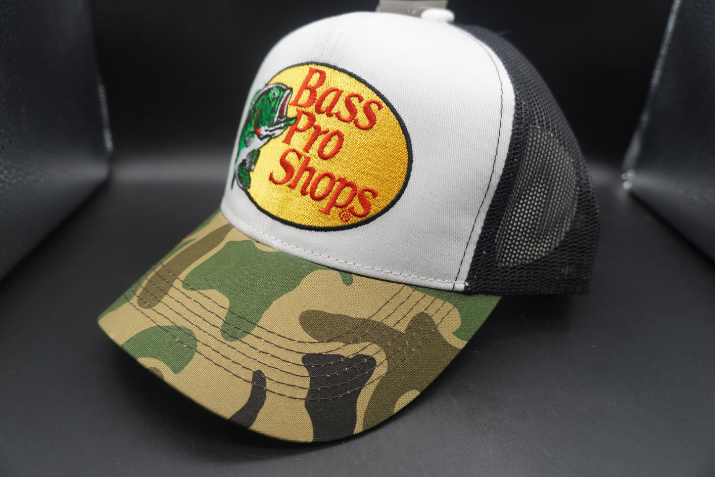 Bass Pro Shops Leaping Bass Logo Cap - White/Black/Woodland Camo(刺繍ロゴ)