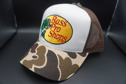 New!Bass Pro Shops Leaping Bass Logo Cap - White/Brown Duck(刺繍ロゴ)