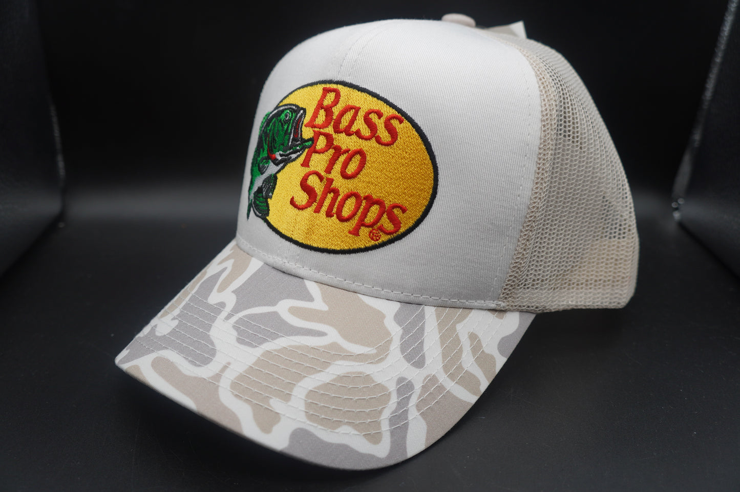 Bass Pro Shops Embroidered Mesh Cap - White/Khaki Camo(刺繍ロゴ)