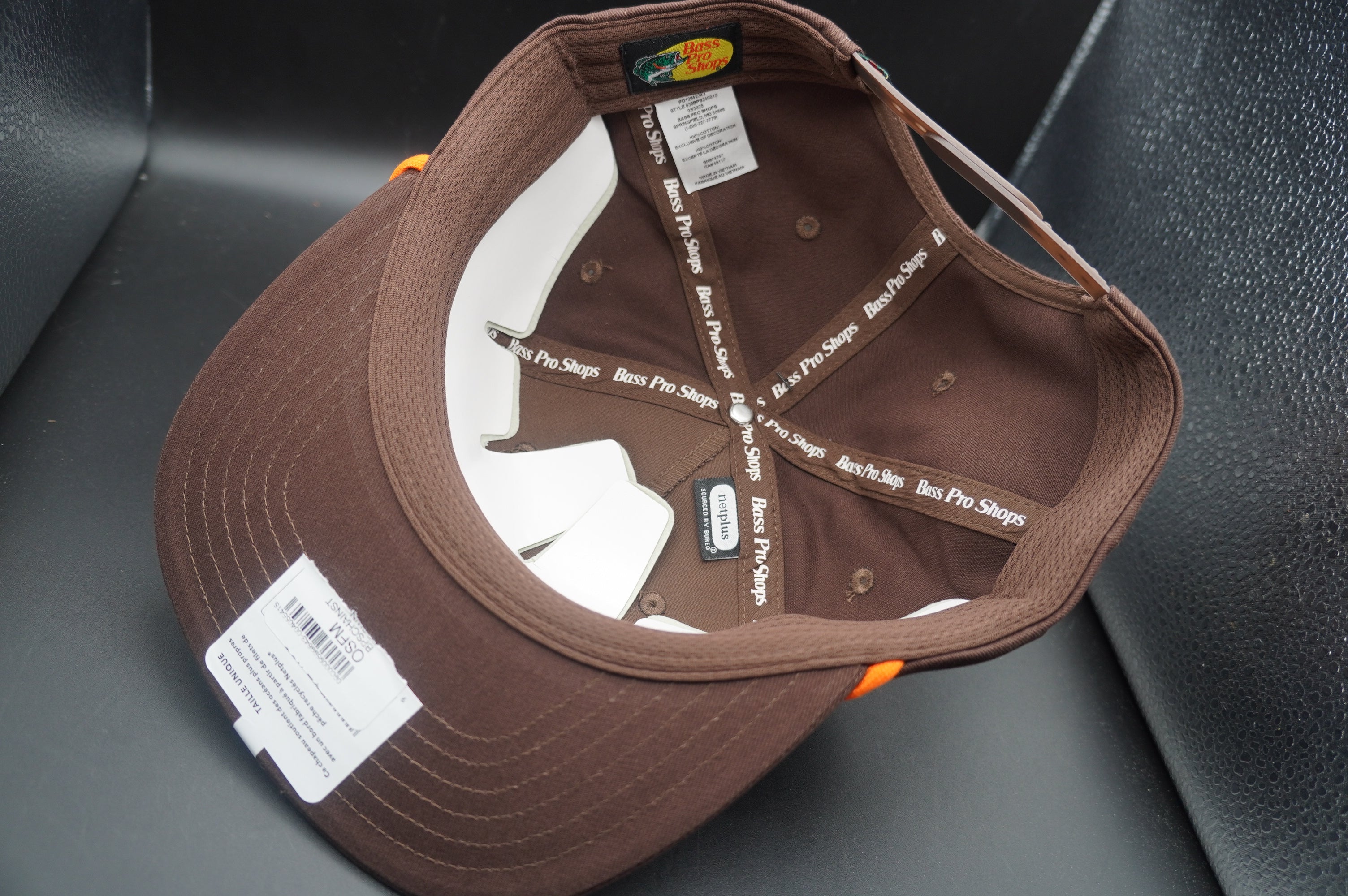 希少　ビンテージ　Bass Pro Shops レザー　メッシュ　ブラウン Bass Pro Shops Chain Stitch Snapback Cap - Brown(刺繍ロゴ) – 主
