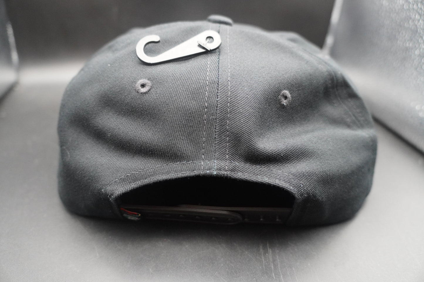 Bass Pro Shops Fishing Rod Flag Mesh-Back Snapback Cap - Black (Embroidered Logo)