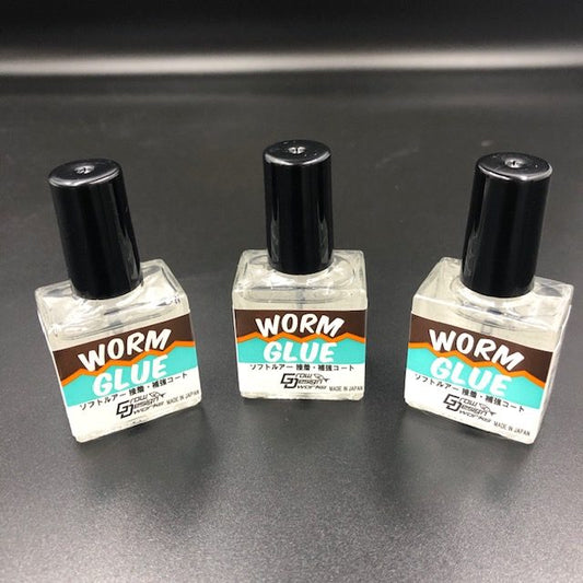 WORM GLUE (Repair and reinforcement coating for soft baits)